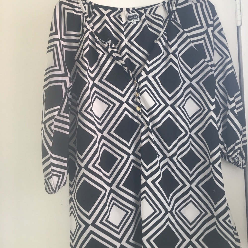 Geometric patterned tunic blouse